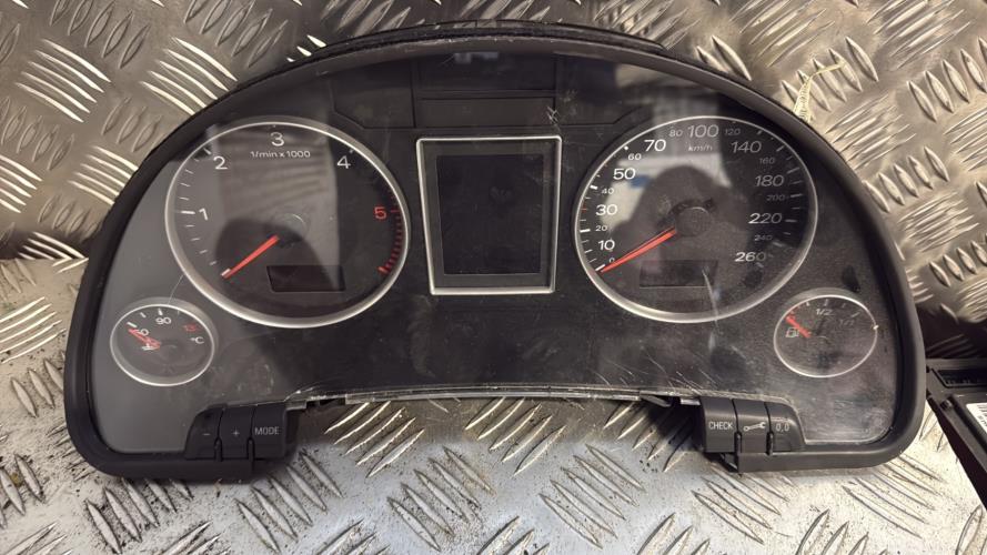 Compteur AUDI A4 2 PHASE 2 Diesel - Image 2