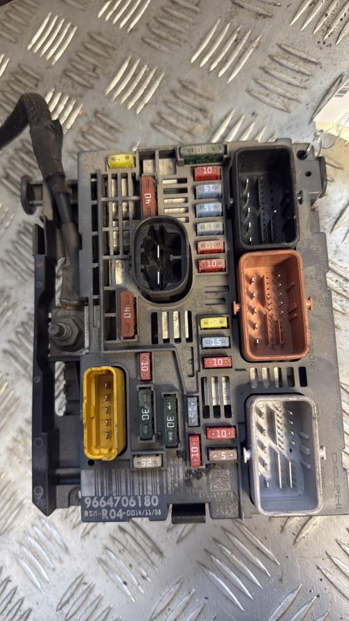 Boitier servitude moteur (BSM) PEUGEOT 308 1 PHASE 1 Diesel - Image 1