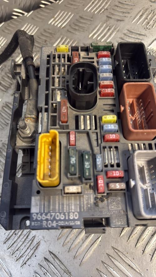 Boitier servitude moteur (BSM) PEUGEOT 308 1 PHASE 1 Diesel - Image 3