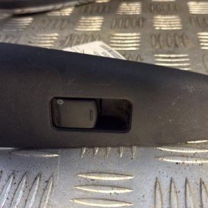 Interrupteur de leve vitre arriere droit NISSAN NOTE 1 PHASE 2 Diesel - Image 1