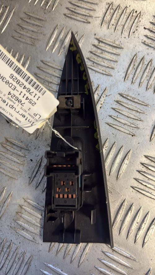 Interrupteur de leve vitre arriere droit NISSAN NOTE 1 PHASE 2 Diesel - Image 4