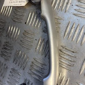 Poignee porte avant gauche RENAULT MEGANE 3 PHASE 1 Diesel - Image 1