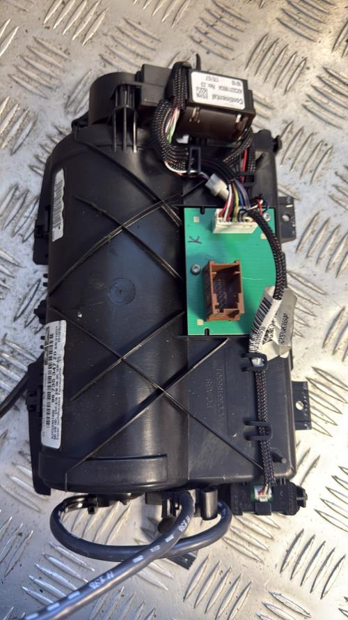 Ecran GPS PEUGEOT 308 1 PHASE 1 CABRIOLET Diesel - Image 3