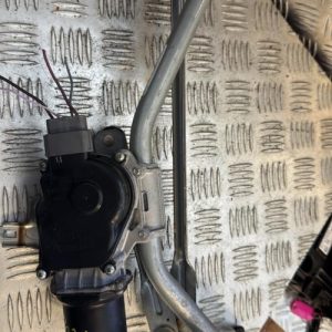 Moteur essuie glace avant RENAULT CAPTUR 1 PHASE 1 Essence - Image 1