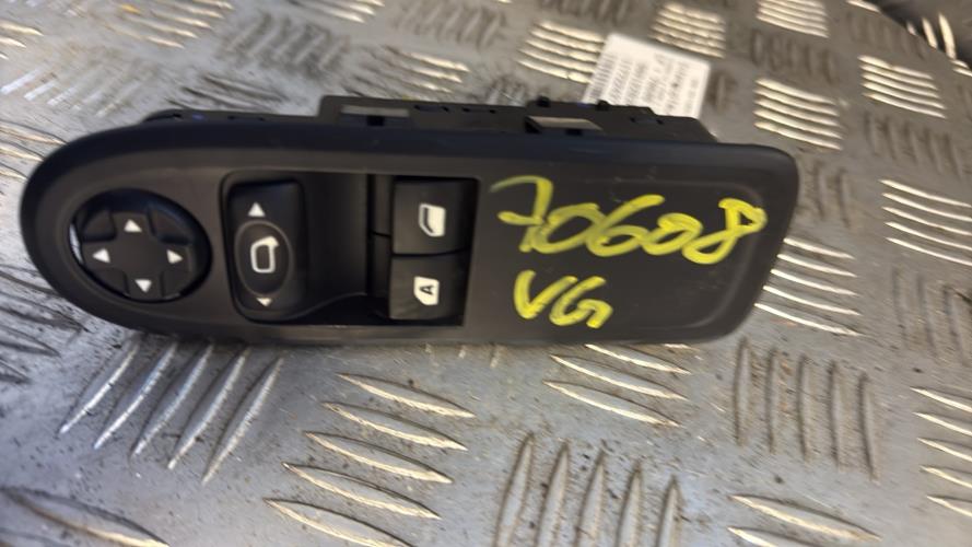 Interrupteur de leve vitre avant gauche CITROEN C3 2 PHASE 1 Essence - Image 1