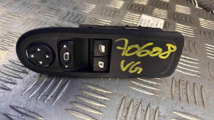 Interrupteur de leve vitre avant gauche CITROEN C3 2 PHASE 1 Essence - Image 2