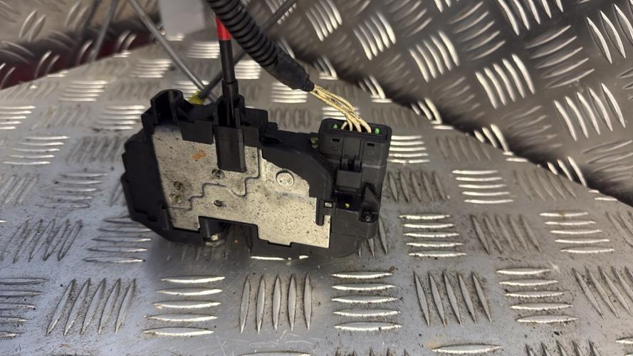 Serrure avant gauche NISSAN NOTE 1 PHASE 2 Diesel - Image 3