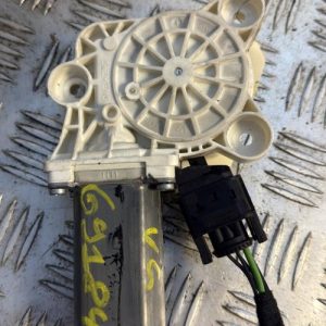 Moteur leve vitre avant gauche MERCEDES CLASSE C 203 COUPE SPORT PHASE 2 Diesel - Image 1