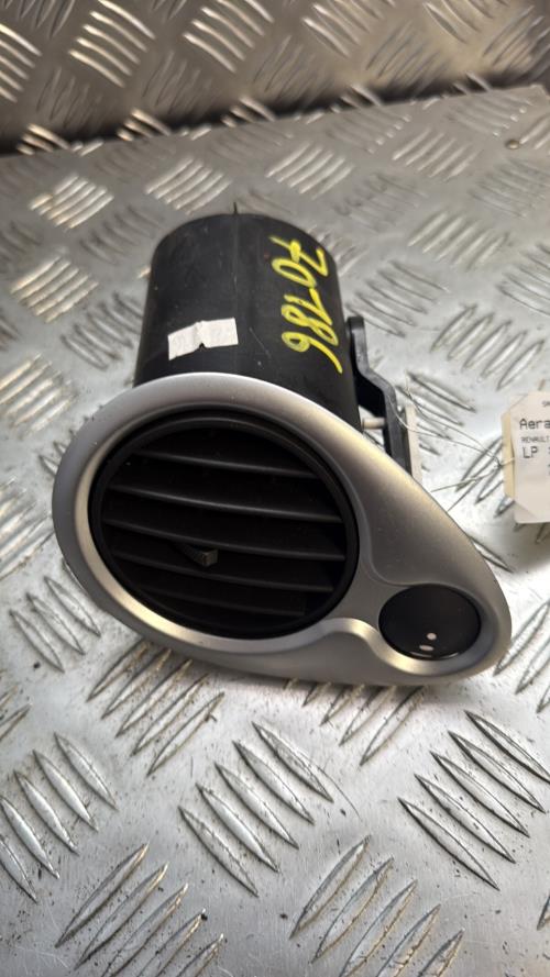 Aerateur tableau de bord avant gauche RENAULT CLIO 3 PHASE 2 Essence - Image 2