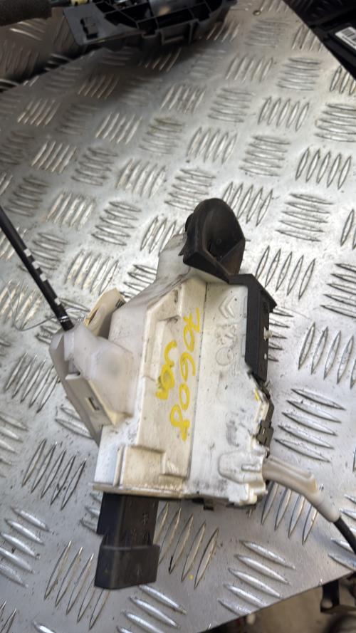 Serrure avant gauche CITROEN C3 2 PHASE 1 Essence - Image 3