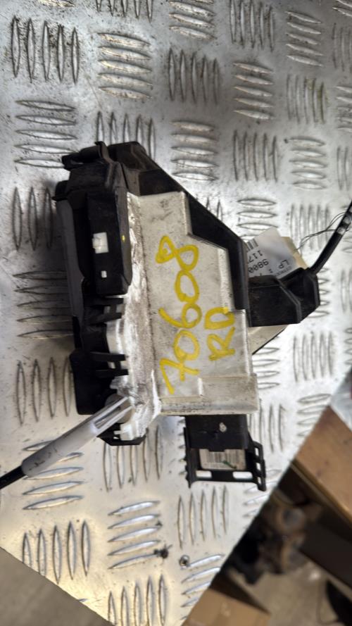 Serrure arriere droit CITROEN C3 2 PHASE 1 Essence - Image 3