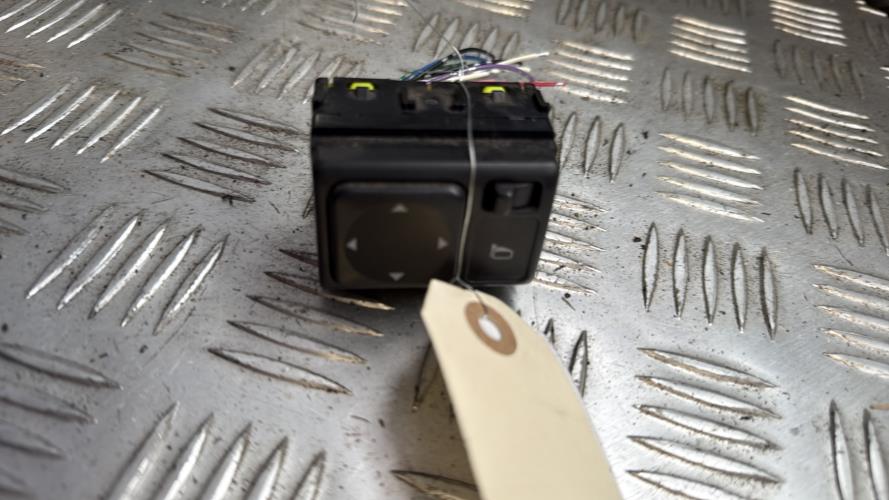 Commande retroviseurs NISSAN NOTE 1 PHASE 2 Diesel - Image 1