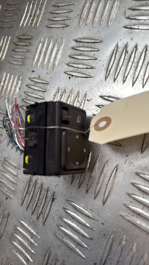 Commande retroviseurs NISSAN NOTE 1 PHASE 2 Diesel - Image 3