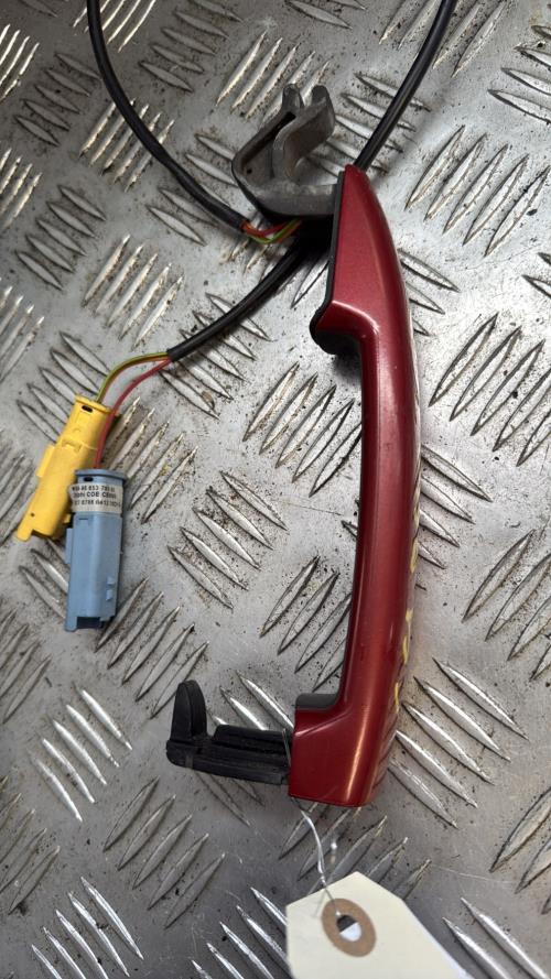 Poignee porte avant droit PEUGEOT 308 1 PHASE 1 CABRIOLET Diesel - Image 1