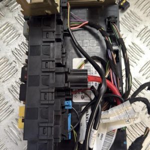 Porte fusible MERCEDES CLASSE C 203 COUPE SPORT PHASE 2 Diesel - Image 1