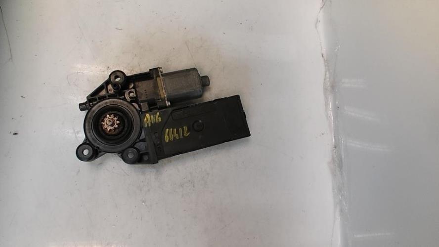 Moteur leve vitre avant gauche RENAULT MEGANE 3 PHASE 1 Diesel - Image 3