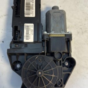 Moteur leve vitre avant gauche RENAULT MEGANE 3 PHASE 1 Diesel - Image 1