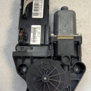 Moteur leve vitre avant gauche RENAULT MEGANE 3 PHASE 1 Diesel - Image 1