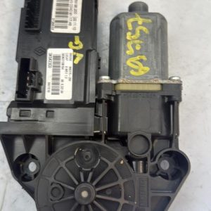 Moteur leve vitre avant gauche RENAULT MEGANE 3 PHASE 1 BREAK Diesel - Image 1