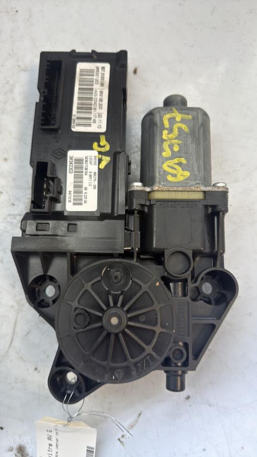 Moteur leve vitre avant gauche RENAULT MEGANE 3 PHASE 1 BREAK Diesel - Image 2