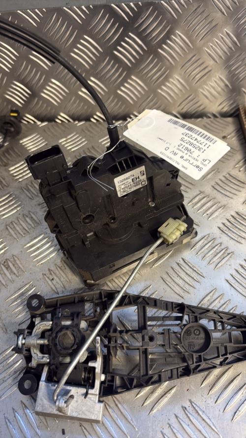 Serrure avant droit OPEL MERIVA B PHASE 1 Diesel - Image 1