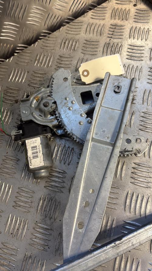Leve vitre electrique arriere gauche NISSAN NOTE 1 PHASE 2 Diesel - Image 4