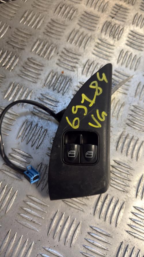 Interrupteur de leve vitre avant gauche MERCEDES CLASSE C 203 COUPE SPORT PHASE 2 Diesel - Image 2