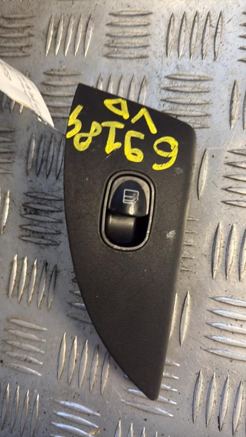 Interrupteur de leve vitre avant droit MERCEDES CLASSE C 203 COUPE SPORT PHASE 2 Diesel - Image 3