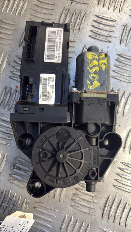 Moteur leve vitre avant gauche RENAULT MEGANE 3 PHASE 3 Diesel - Image 1