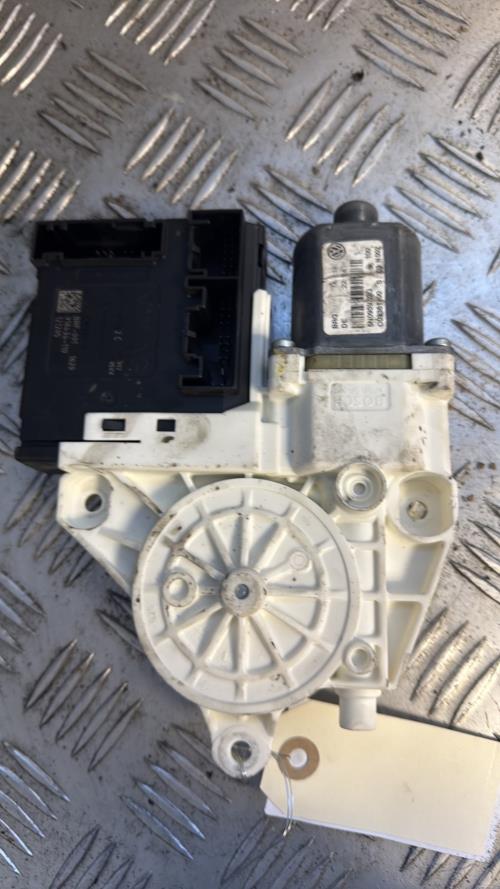 Moteur leve vitre avant droit VOLKSWAGEN TIGUAN 1 PHASE 2 Diesel - Image 2