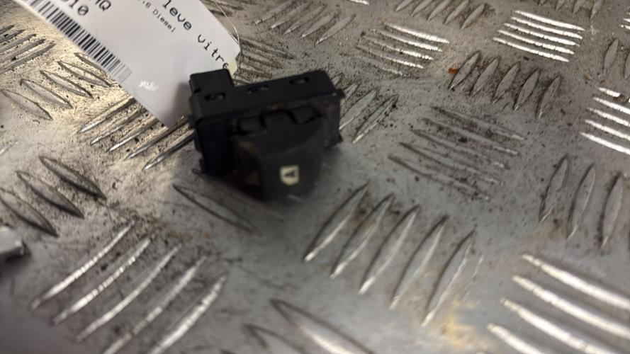 Interrupteur de leve vitre avant gauche CITROEN BERLINGO 2 PHASE 2 Diesel - Image 3