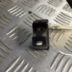 Interrupteur de leve vitre avant droit CITROEN BERLINGO 2 PHASE 2 Diesel - Image 1