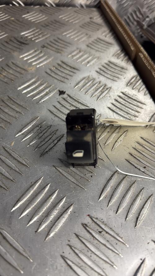 Interrupteur de leve vitre avant droit CITROEN BERLINGO 2 PHASE 2 Diesel - Image 3