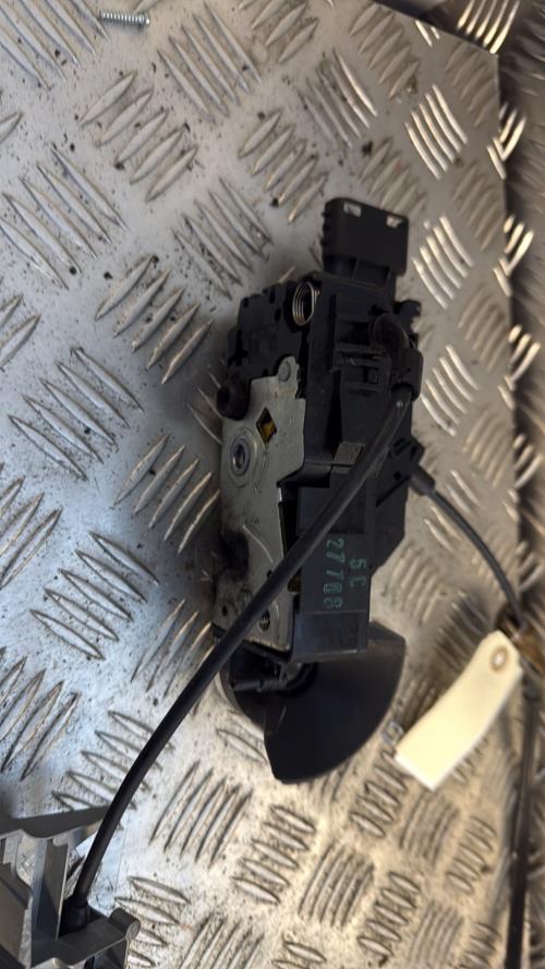 Serrure avant gauche PEUGEOT 207 PHASE 1 Diesel - Image 1