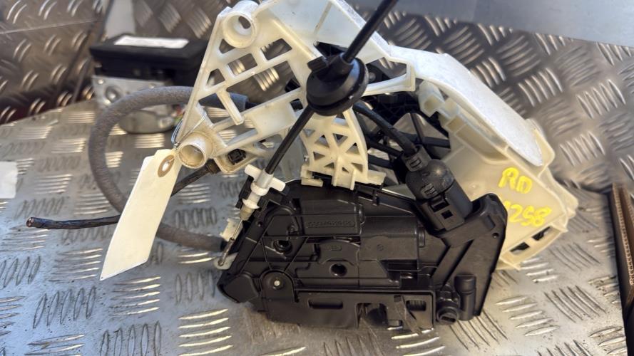 Serrure arriere droit VOLKSWAGEN TIGUAN 1 PHASE 2 Diesel - Image 3