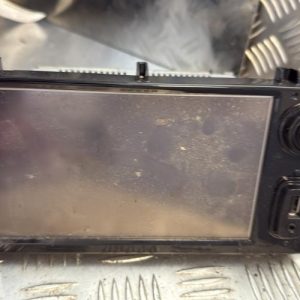 Autoradio d'origine RENAULT CLIO 4 PHASE 2 Essence - Image 1