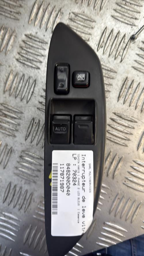Interrupteur de leve vitre avant gauche TOYOTA YARIS 1 PHASE 2 Essence - Image 2