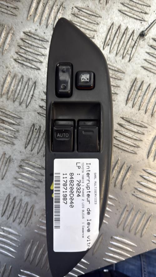 Interrupteur de leve vitre avant gauche TOYOTA YARIS 1 PHASE 2 Essence - Image 3