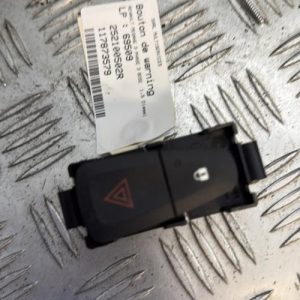 Bouton de warning RENAULT MEGANE 3 PHASE 3 Diesel - Image 1