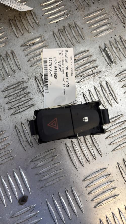 Bouton de warning RENAULT MEGANE 3 PHASE 3 Diesel - Image 2