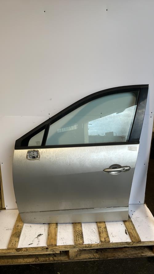 Porte avant gauche RENAULT GRAND SCENIC 3 PHASE 1 Diesel - Image 2