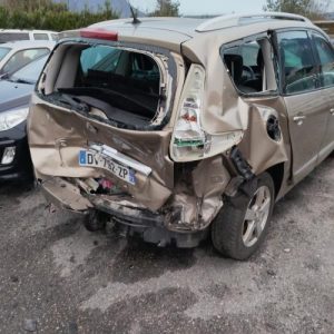 Porte avant gauche RENAULT SCENIC 3 PHASE 3 Diesel - Image 6