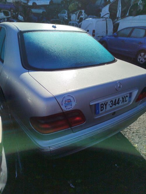 Aile avant droit MERCEDES CLASSE E 210 PHASE 2 Diesel - Image 5