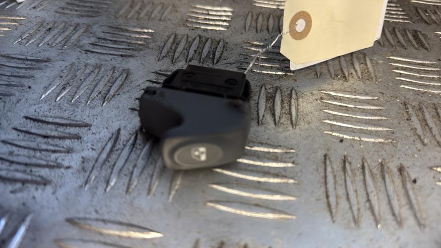 Interrupteur de leve vitre avant gauche RENAULT TWINGO 1 PHASE 3 Essence - Image 2