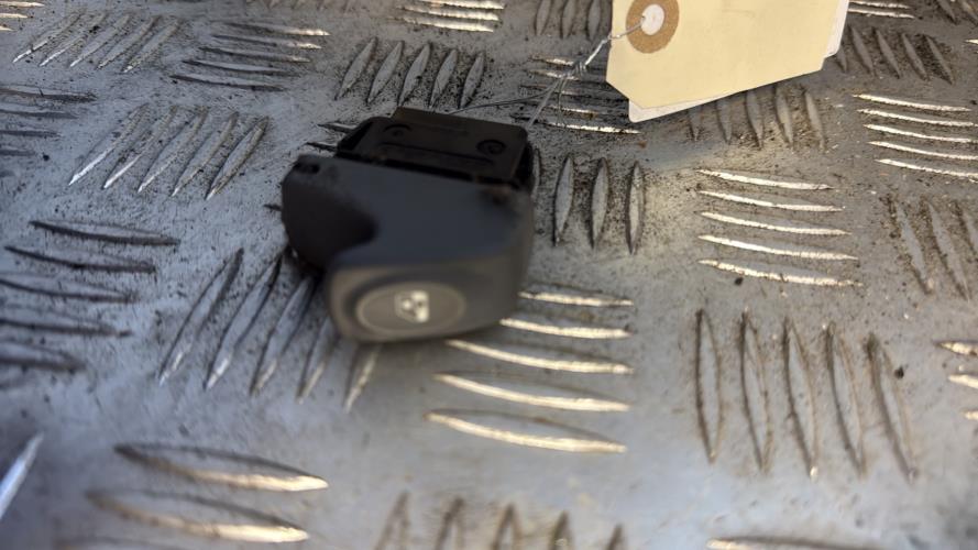 Interrupteur de leve vitre avant gauche RENAULT TWINGO 1 PHASE 3 Essence - Image 3
