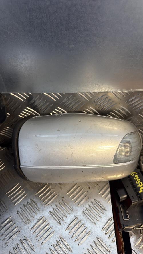 Retroviseur gauche MERCEDES CLASSE E 210 PHASE 2 Diesel - Image 1