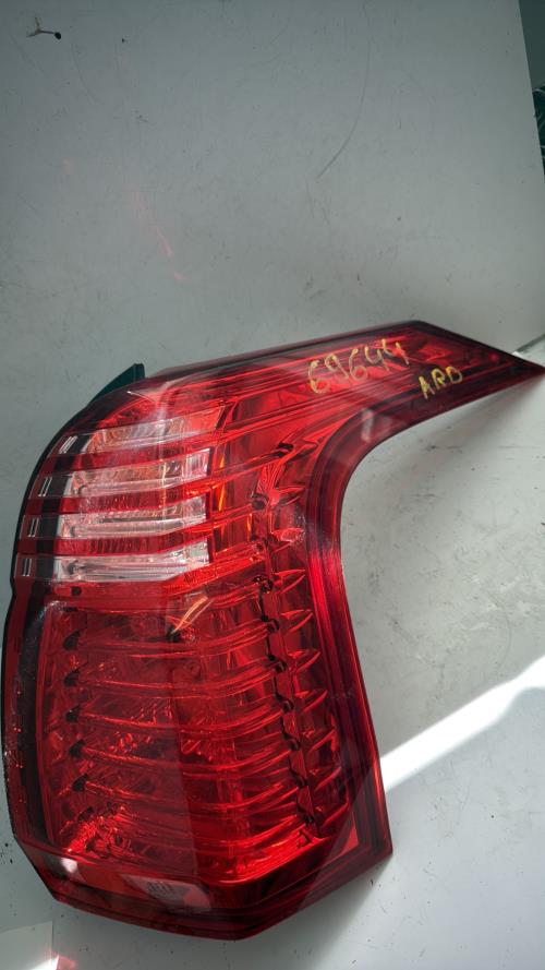 Feu arriere principal droit (feux) PEUGEOT 5008 1 PHASE 1 Diesel - Image 2