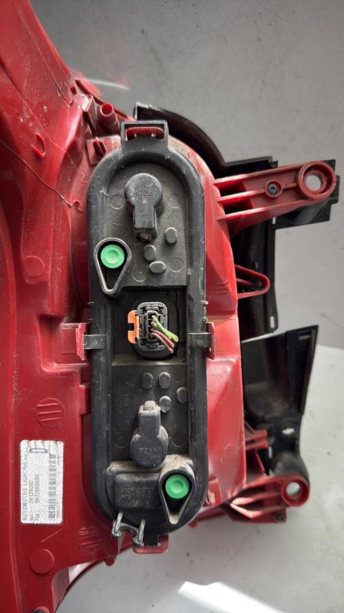 Feu arriere principal droit (feux) PEUGEOT 5008 1 PHASE 1 Diesel - Image 3
