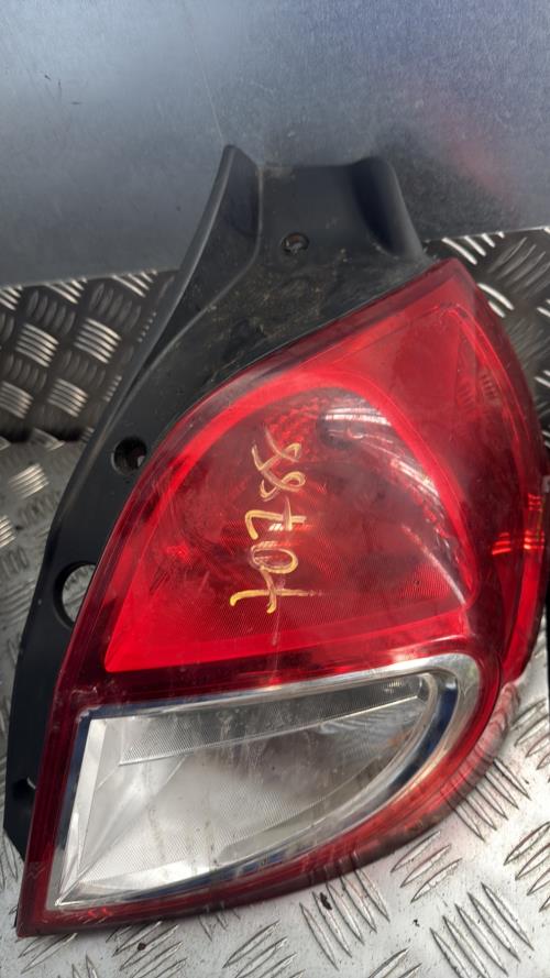 Feu arriere principal droit (feux) RENAULT CLIO 3 PHASE 1 Diesel - Image 1