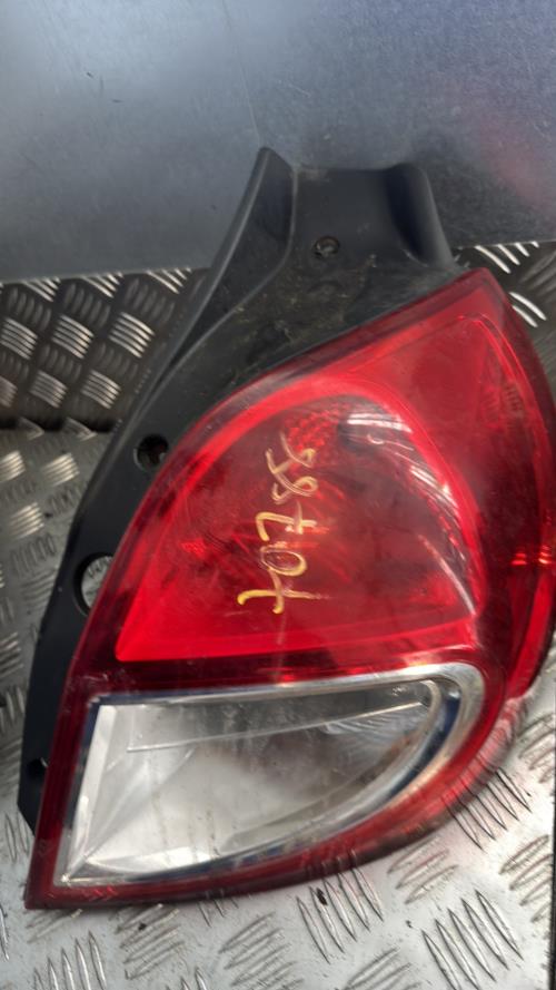 Feu arriere principal droit (feux) RENAULT CLIO 3 PHASE 1 Diesel - Image 2